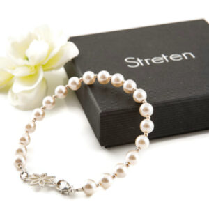 Ladies Pearl Flower Bracelet